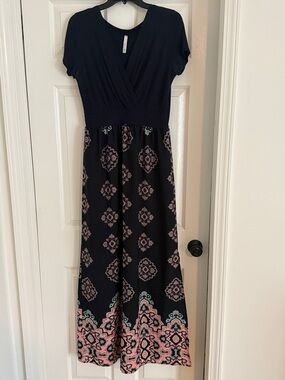 Gilli Navy Blue Short Sleeve Maxi Dress  size Large